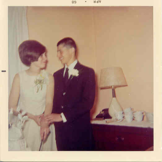 Everett & Barbara Lindsey Atherine - April 6, 1968.jpg
